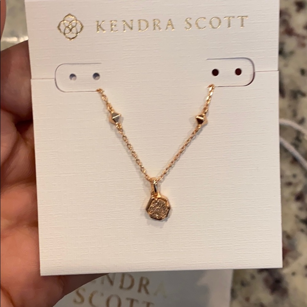 Kendra Scott Nola short pendant new with tags